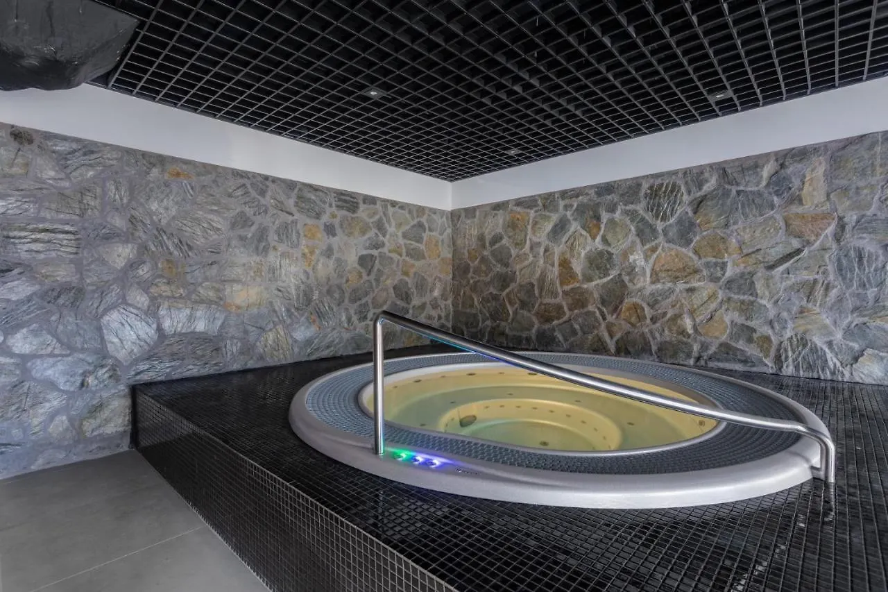 Green Park Resort C5-Z Dostepem Do Basenu, Sauny, Jacuzzi, Silowni Szklarska Poreba 0*,  Poland